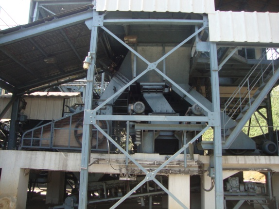 Single, Double Roll and Impact Crusher: To study the liberation behaviour of mineral matter in coal washing, on crushing the ROM coal and three different types of crushers (Single, Double Roll and Impact Crusher) are installed in close circuit to ensure zero over size. The coal received at 5 numbers of underground coal bunkers can be operated from individual or in combination of bunkers in case of blending the coals.